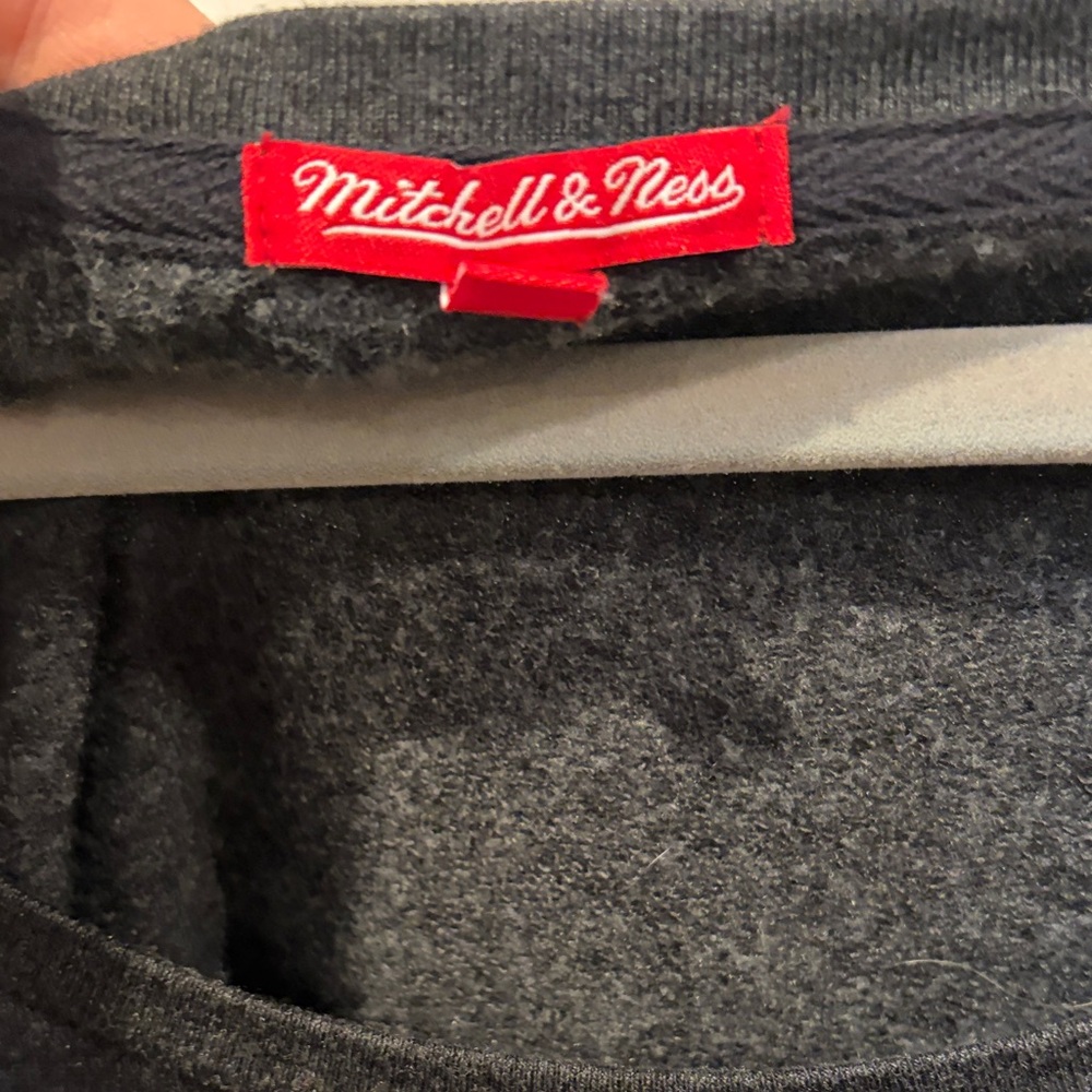 Mitchell & Ness San Antonio Spurs Charcoal Sweater - Picture 2 of 5